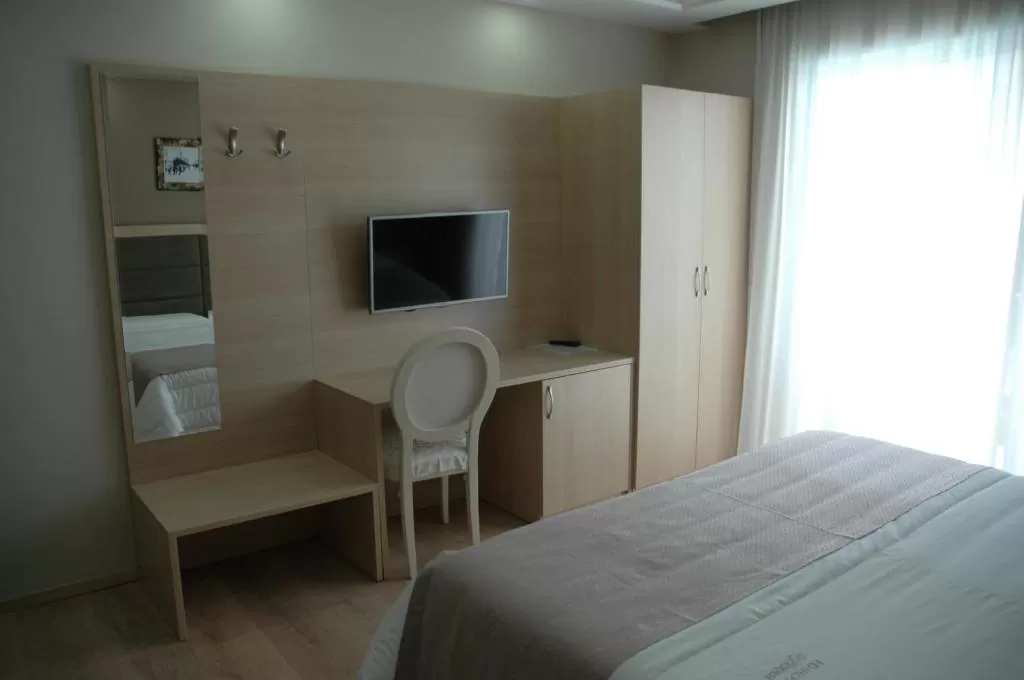 Dyrrah TRPL room 2.jpg